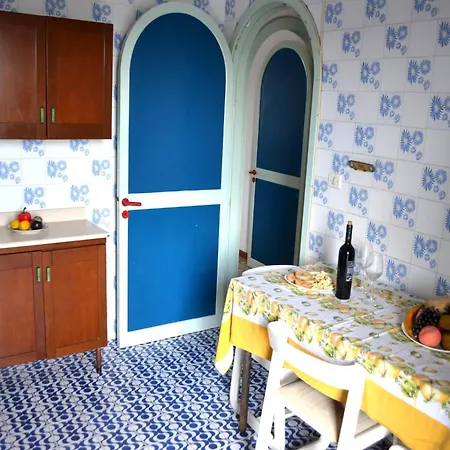 Holiday home Umi On The First Floor With Outdoor Space In